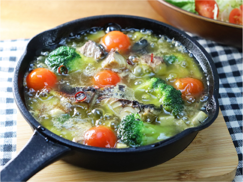 焼きさばのアヒージョ